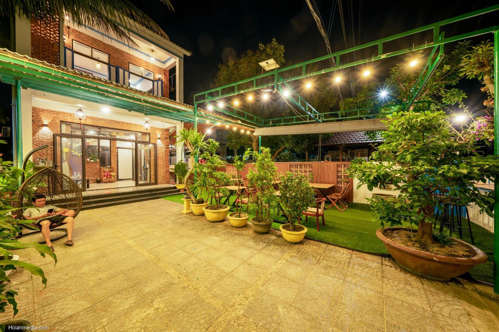 Riverside Dorm And Restaurant Хойан Экстерьер фото