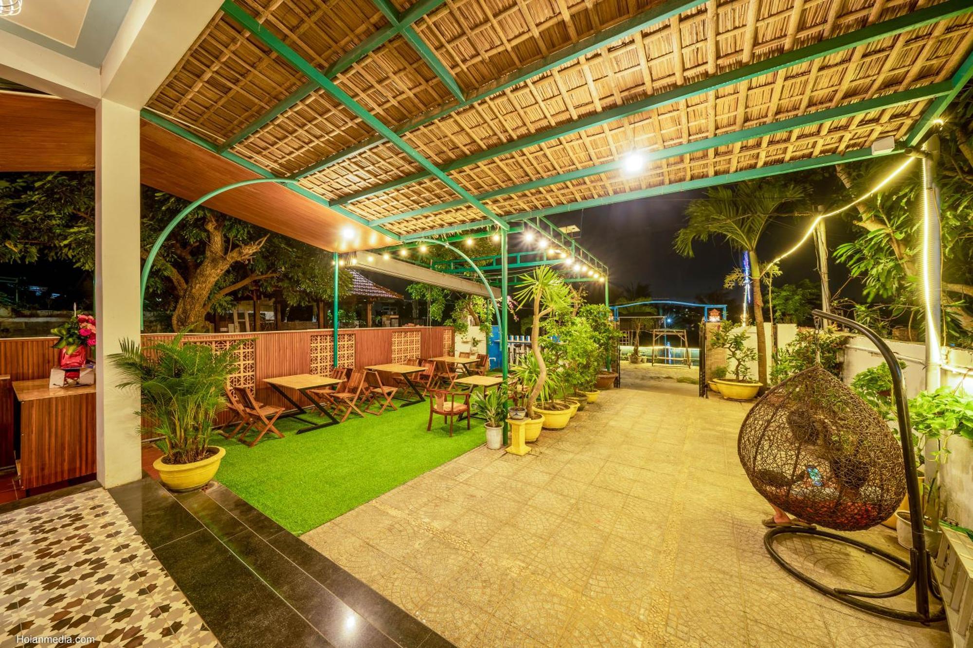 Riverside Dorm And Restaurant Хойан Экстерьер фото